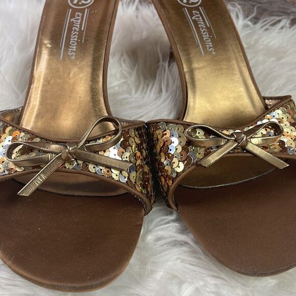 Expressions Sequined Slide In Heels, Size 7.5, Goldtone and Bronzetone Sequins - Picture 5 of 12